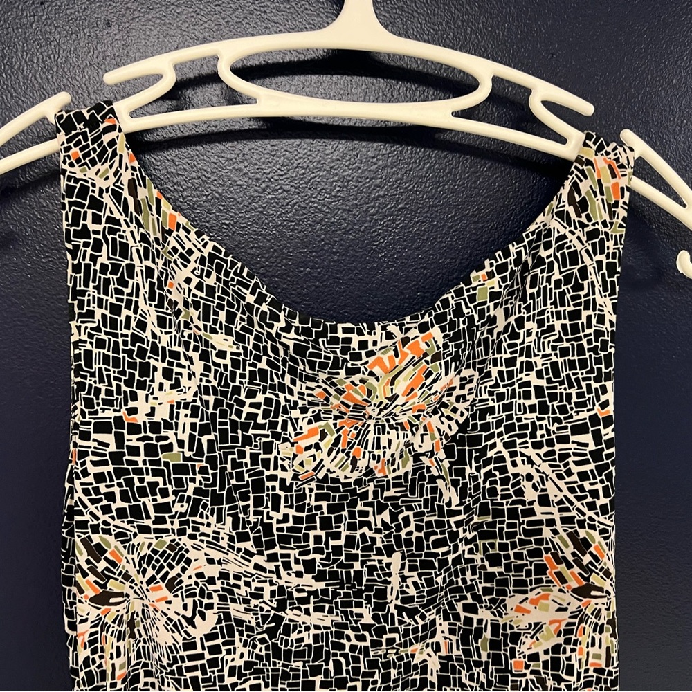 BCBGMAXAZRIA dress, size medium, gorgeous fit!